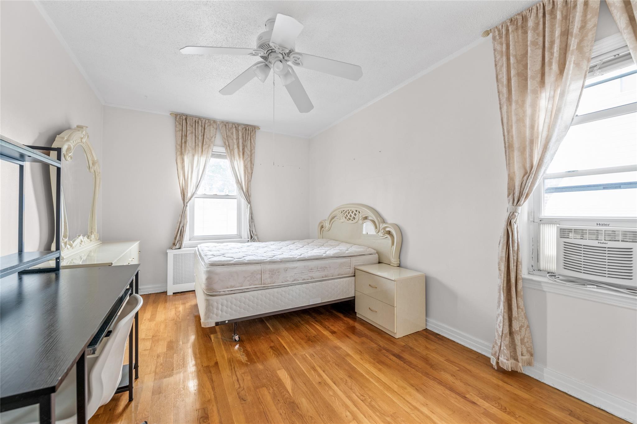 Single Family Gladwin  Queens, NY 11365, MLS-883654-9
