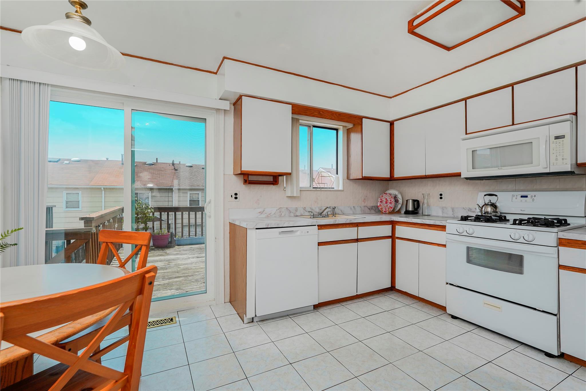 Single Family Carol  Staten Island, NY 10303, MLS-883663-14