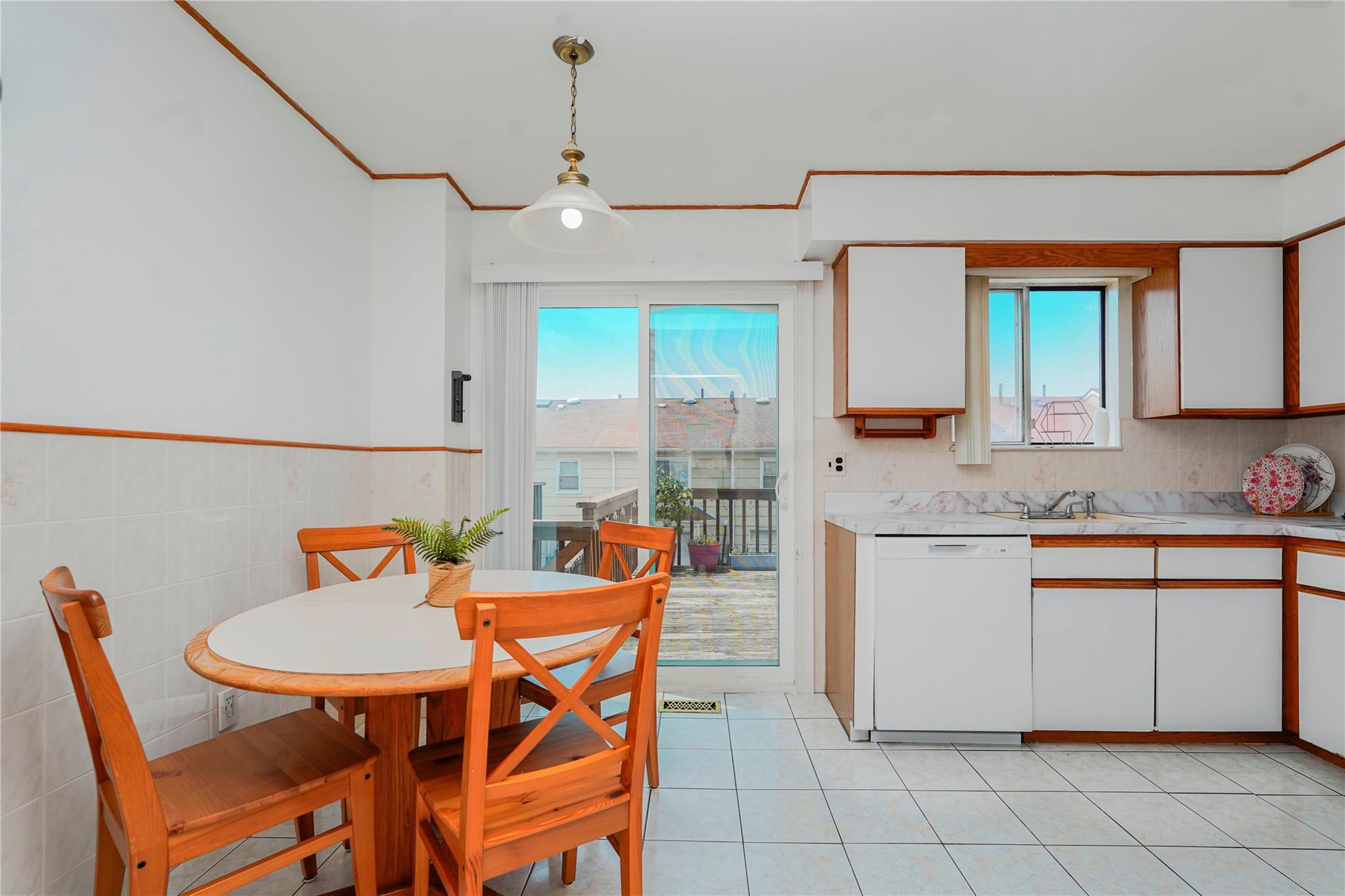 Single Family Carol  Staten Island, NY 10303, MLS-883663-15