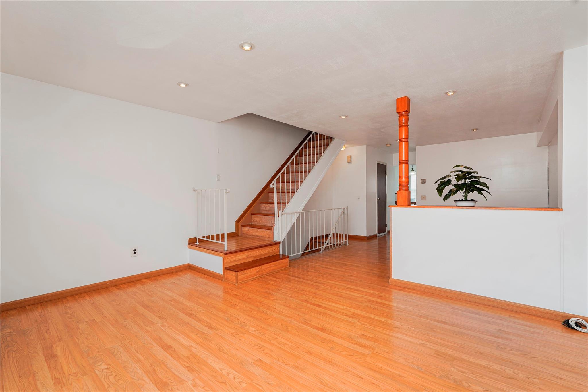 Single Family Carol  Staten Island, NY 10303, MLS-883663-17