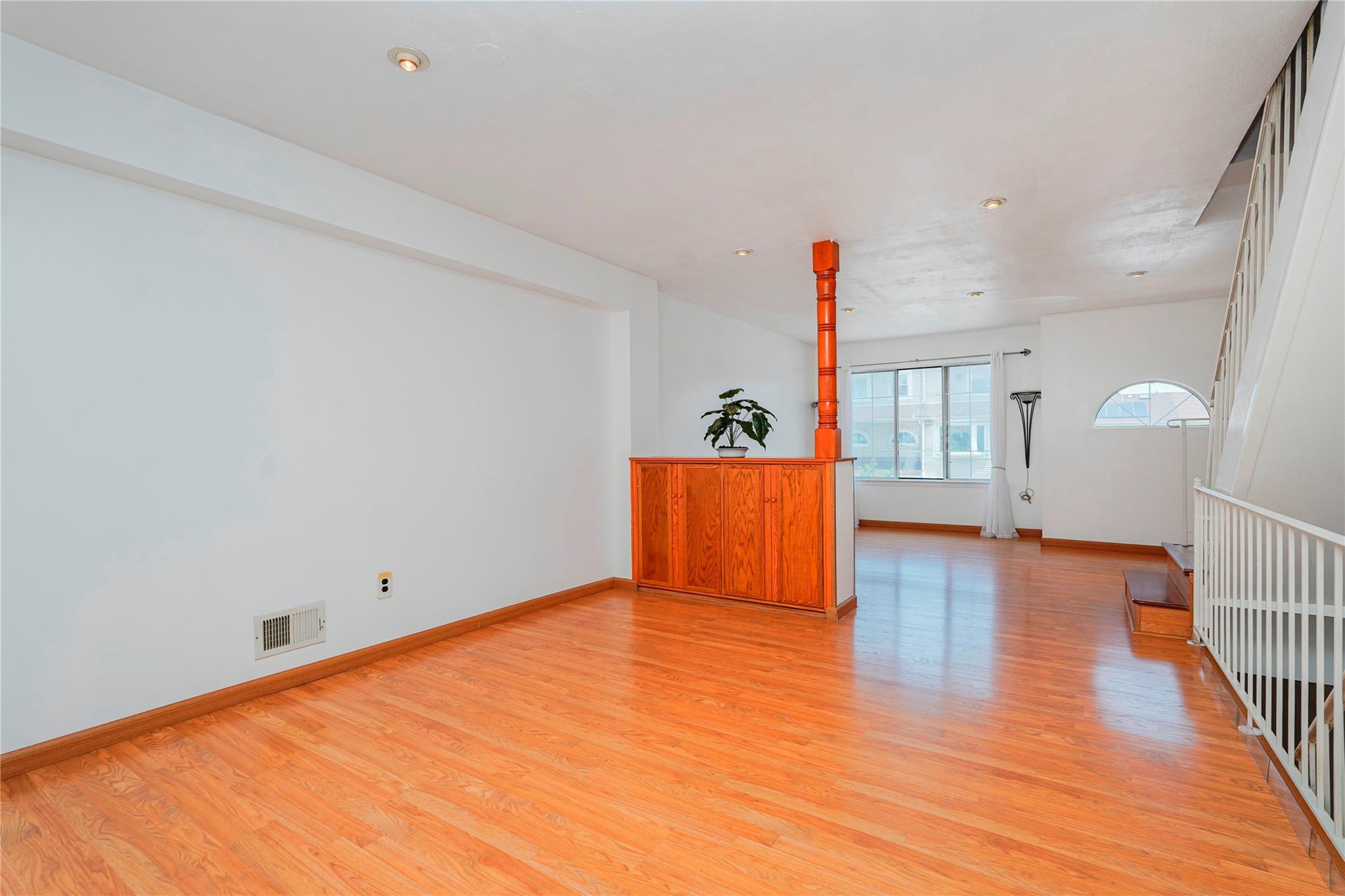 Single Family Carol  Staten Island, NY 10303, MLS-883663-20