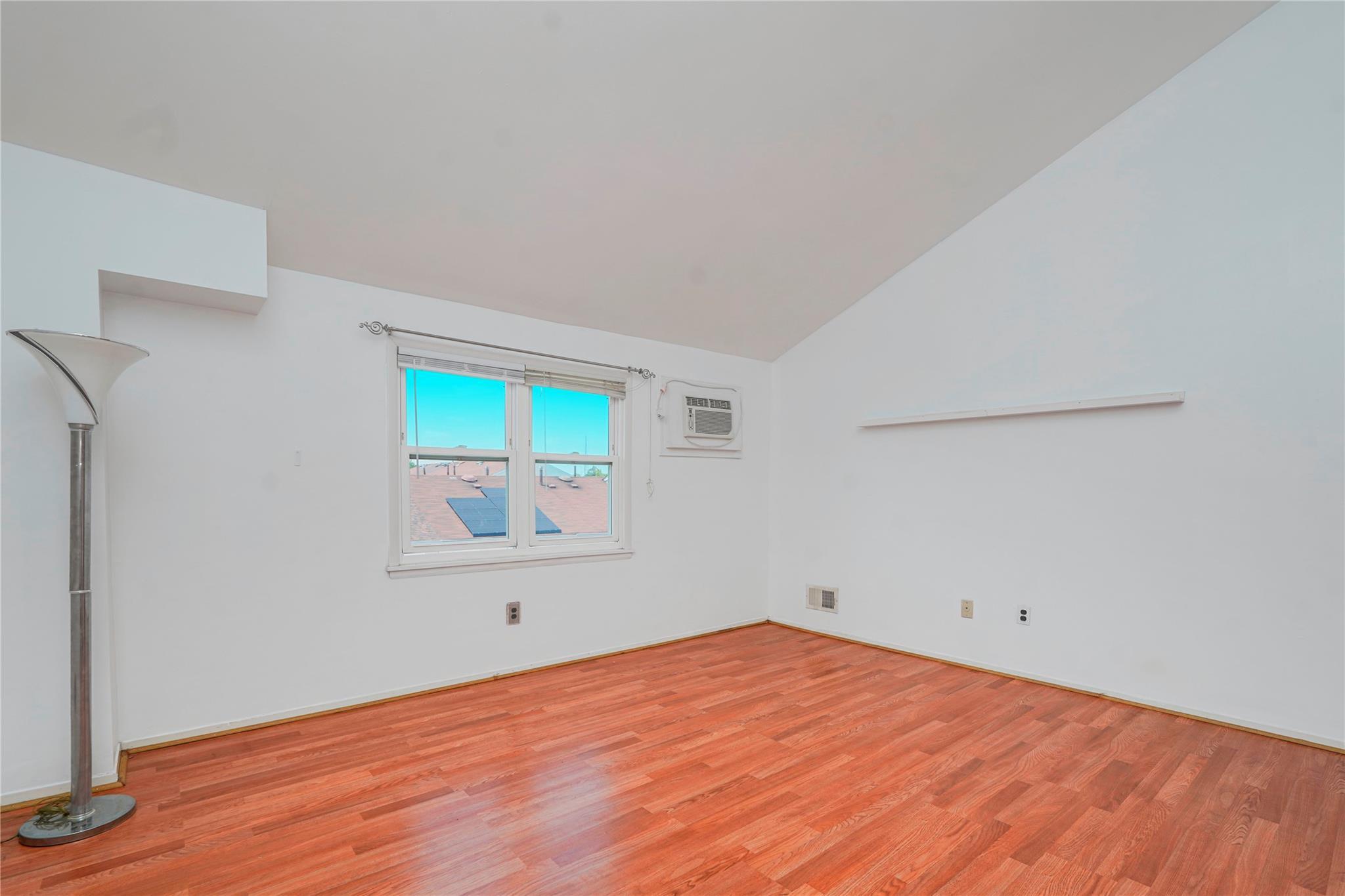Single Family Carol  Staten Island, NY 10303, MLS-883663-26
