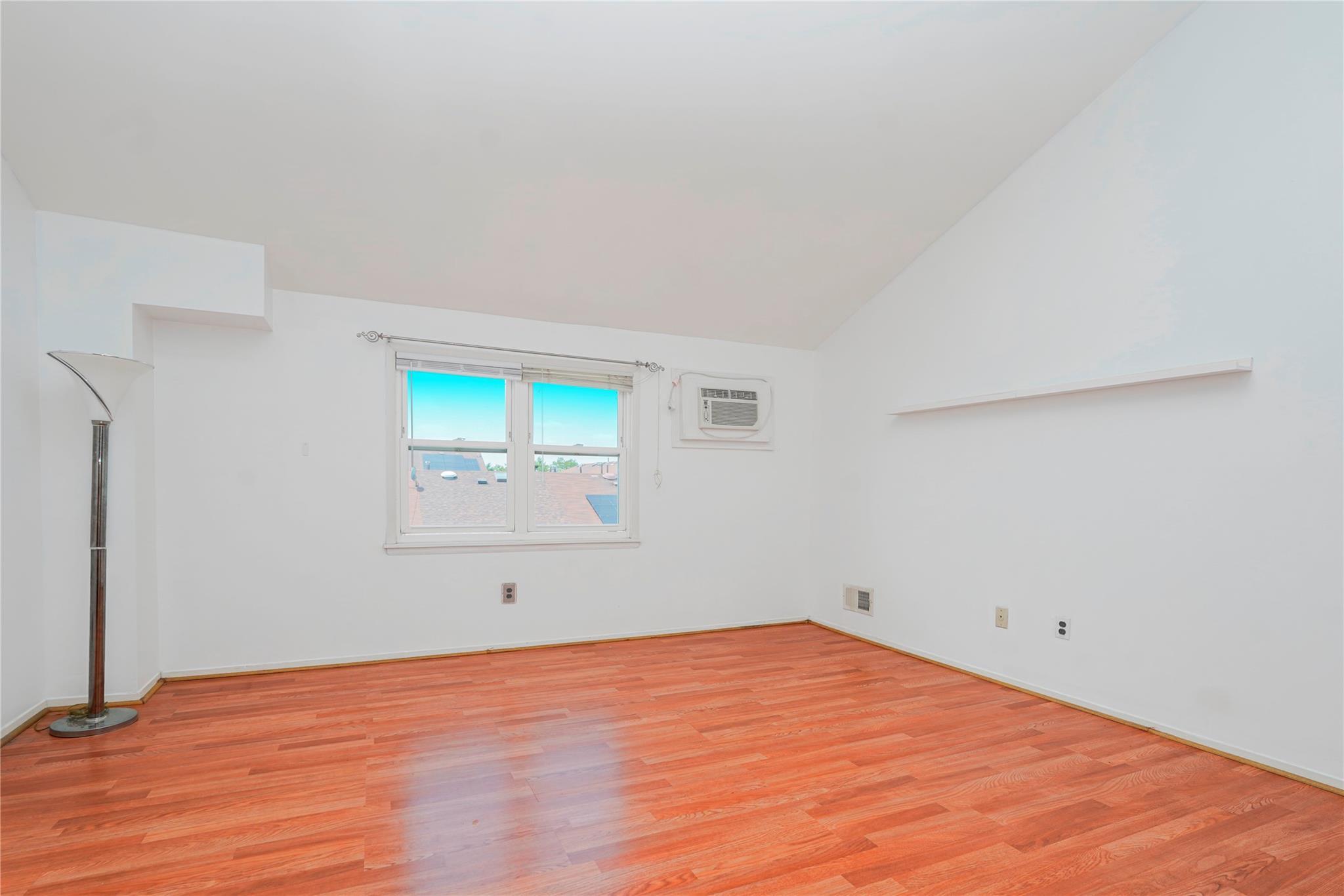 Single Family Carol  Staten Island, NY 10303, MLS-883663-27