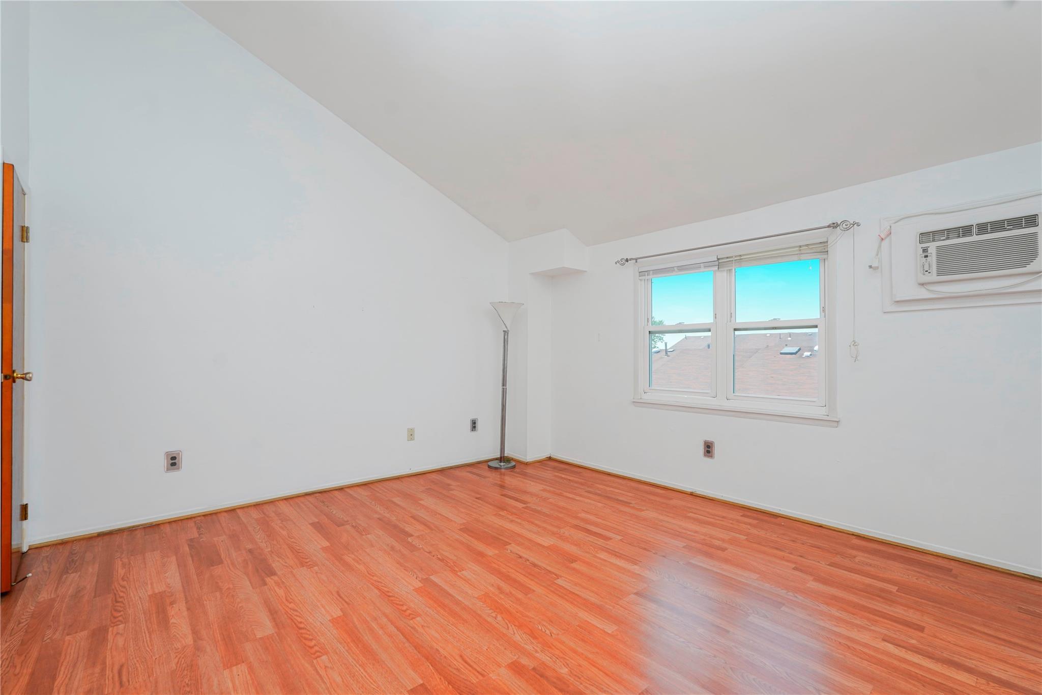 Single Family Carol  Staten Island, NY 10303, MLS-883663-28