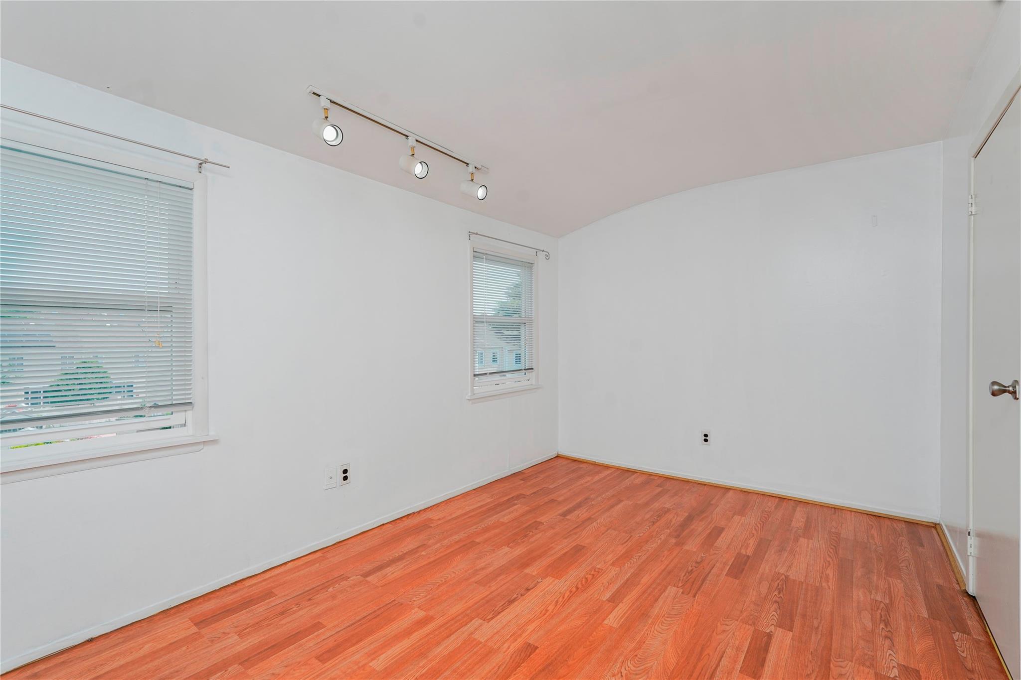 Single Family Carol  Staten Island, NY 10303, MLS-883663-30