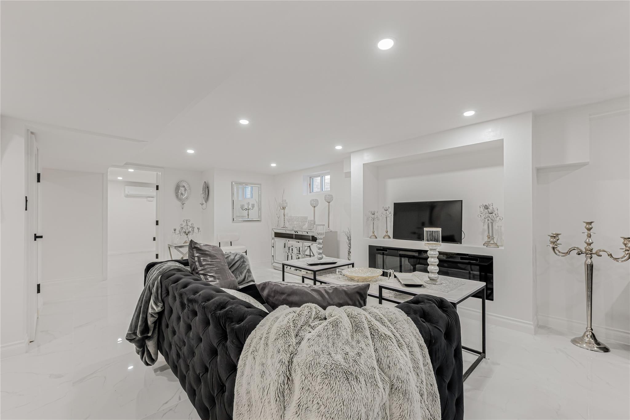 Single Family Fairview Nassau County, NY 11542, MLS-883744-15