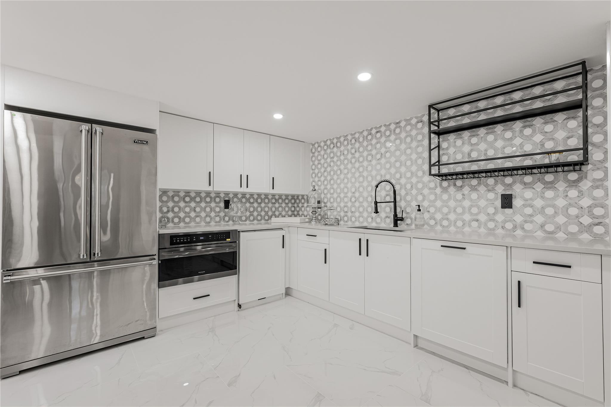 Single Family Fairview Nassau County, NY 11542, MLS-883744-17