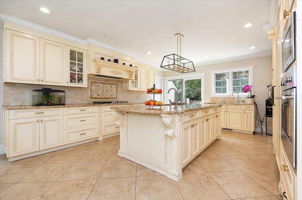 Single Family Arleigh Nassau County, NY 11021, MLS-883754-9