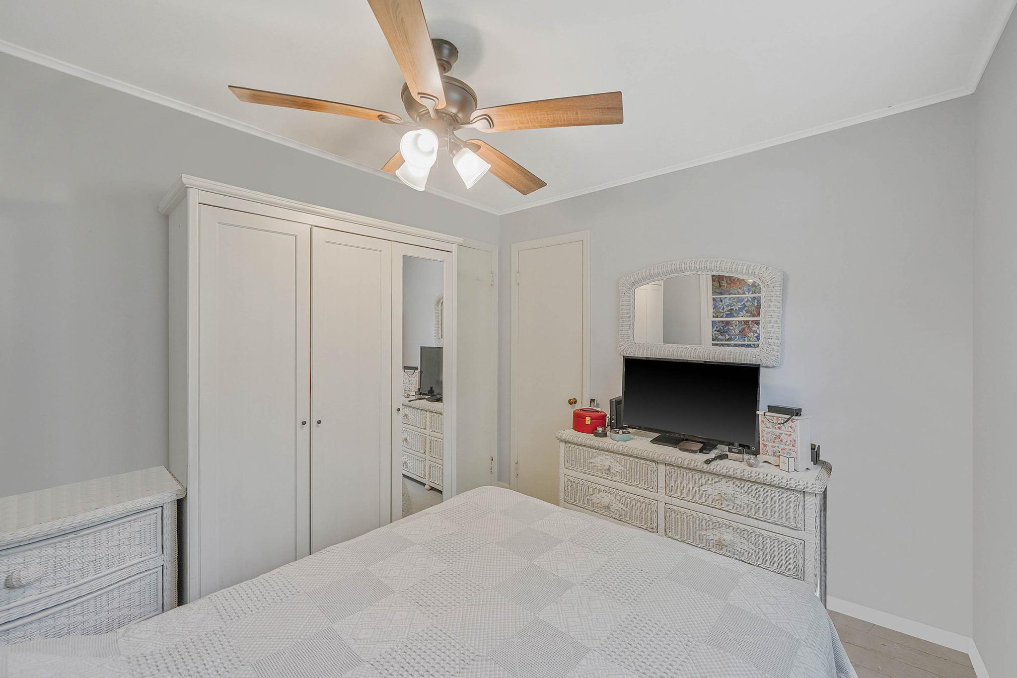 Single Family Youngs  Suffolk County, NY 11952, MLS-883793-8