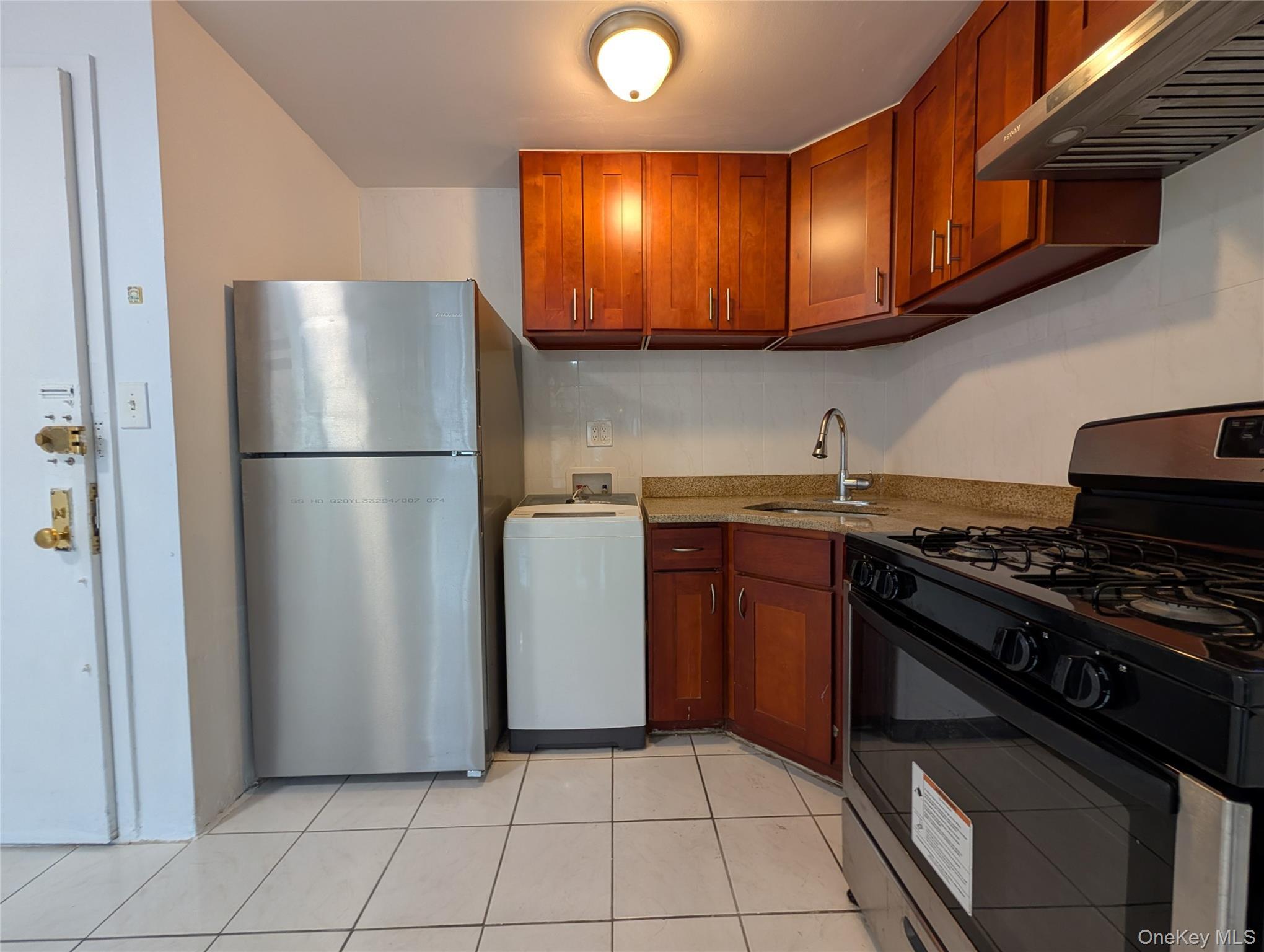 Condo 158th  Queens, NY 11358, MLS-883812-5