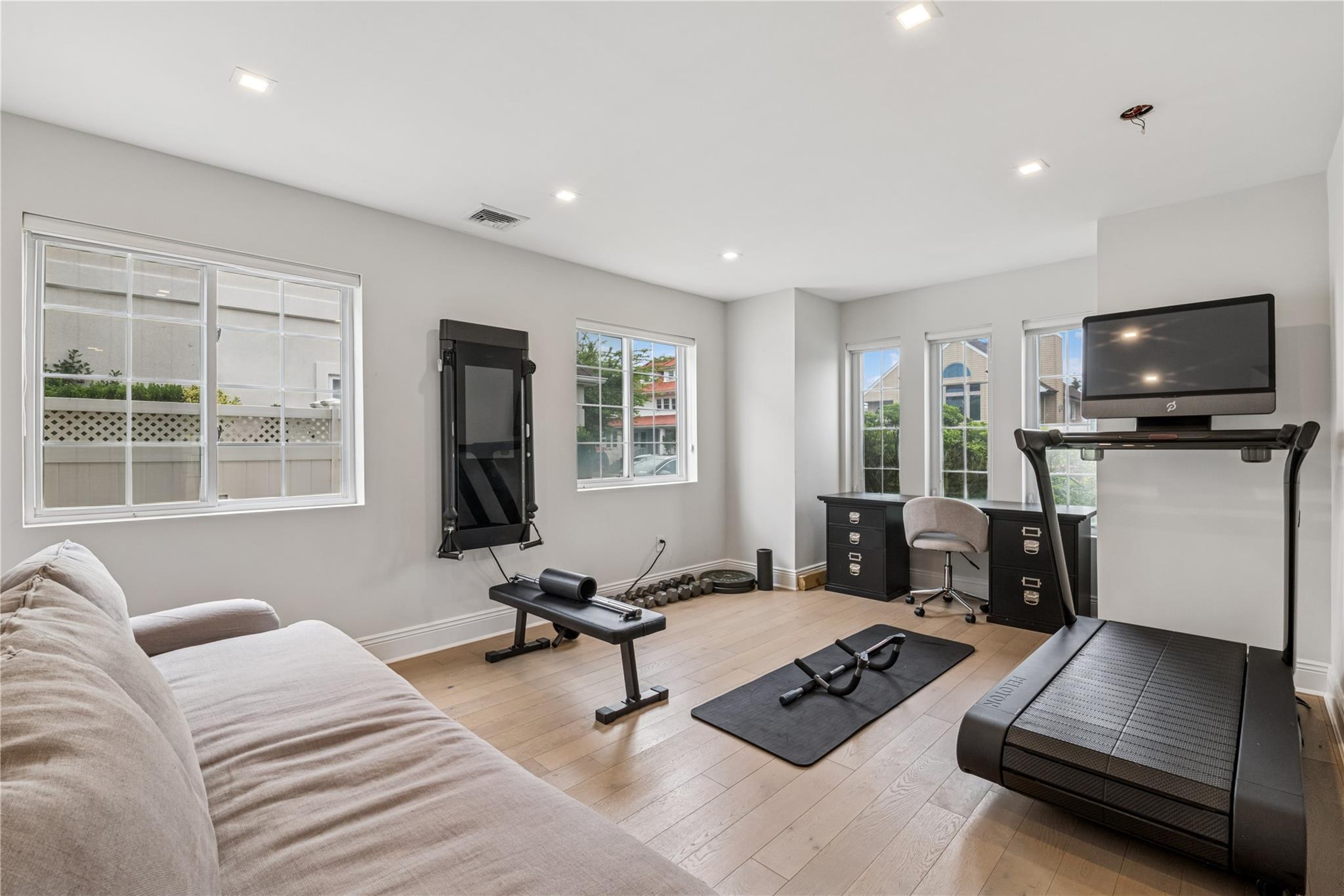 Single Family Beech Nassau County, NY 11561, MLS-883844-10