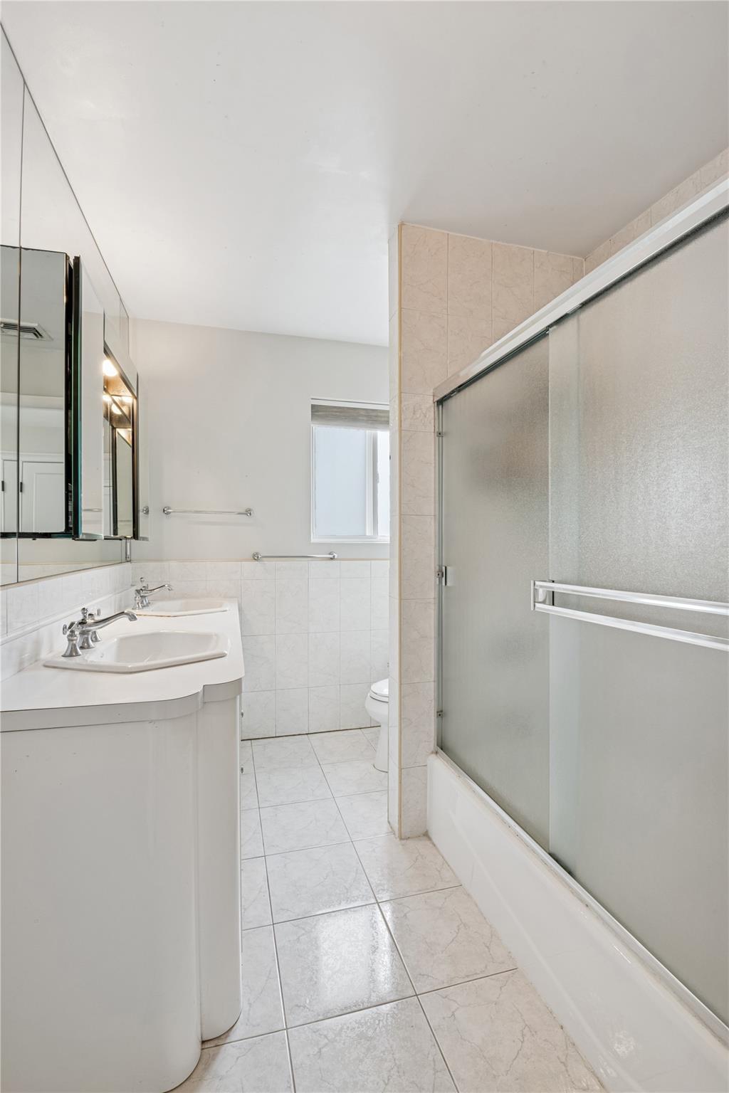 Single Family Beech Nassau County, NY 11561, MLS-883844-20