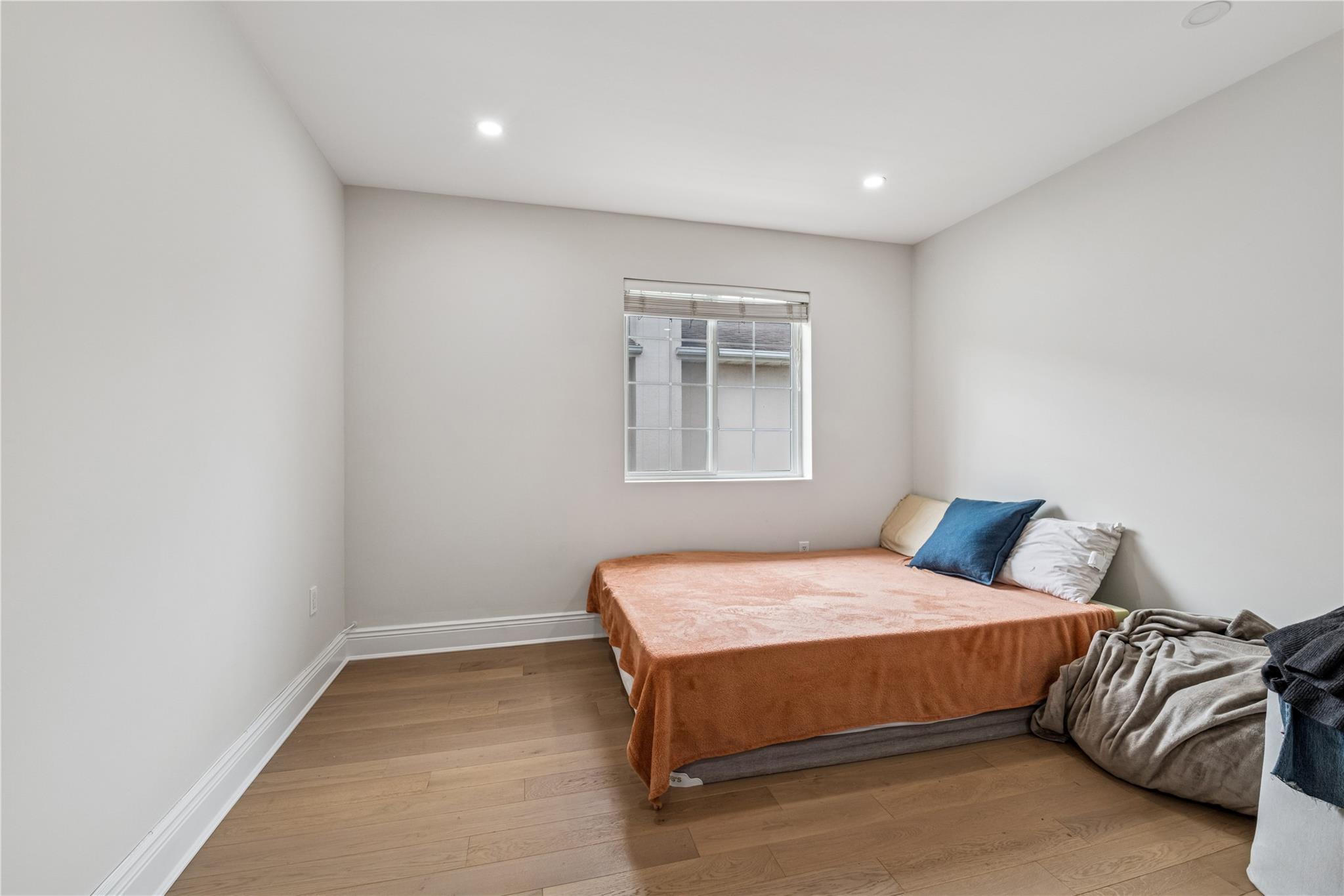 Single Family Beech Nassau County, NY 11561, MLS-883844-23