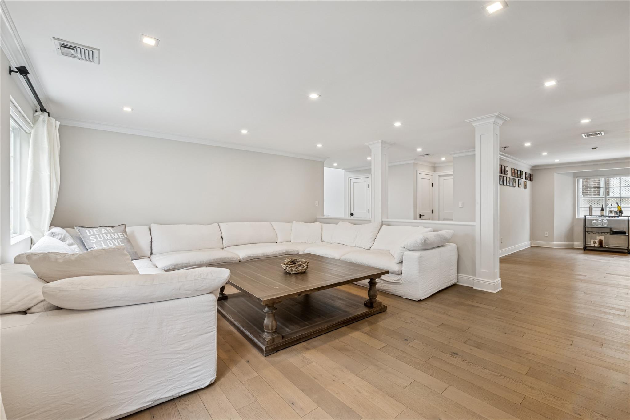 Single Family Beech Nassau County, NY 11561, MLS-883844-9