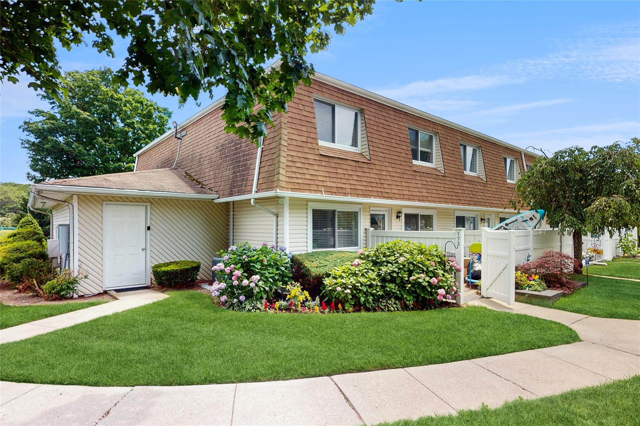 Condo in Islip - Storm  Suffolk County, NY 11742