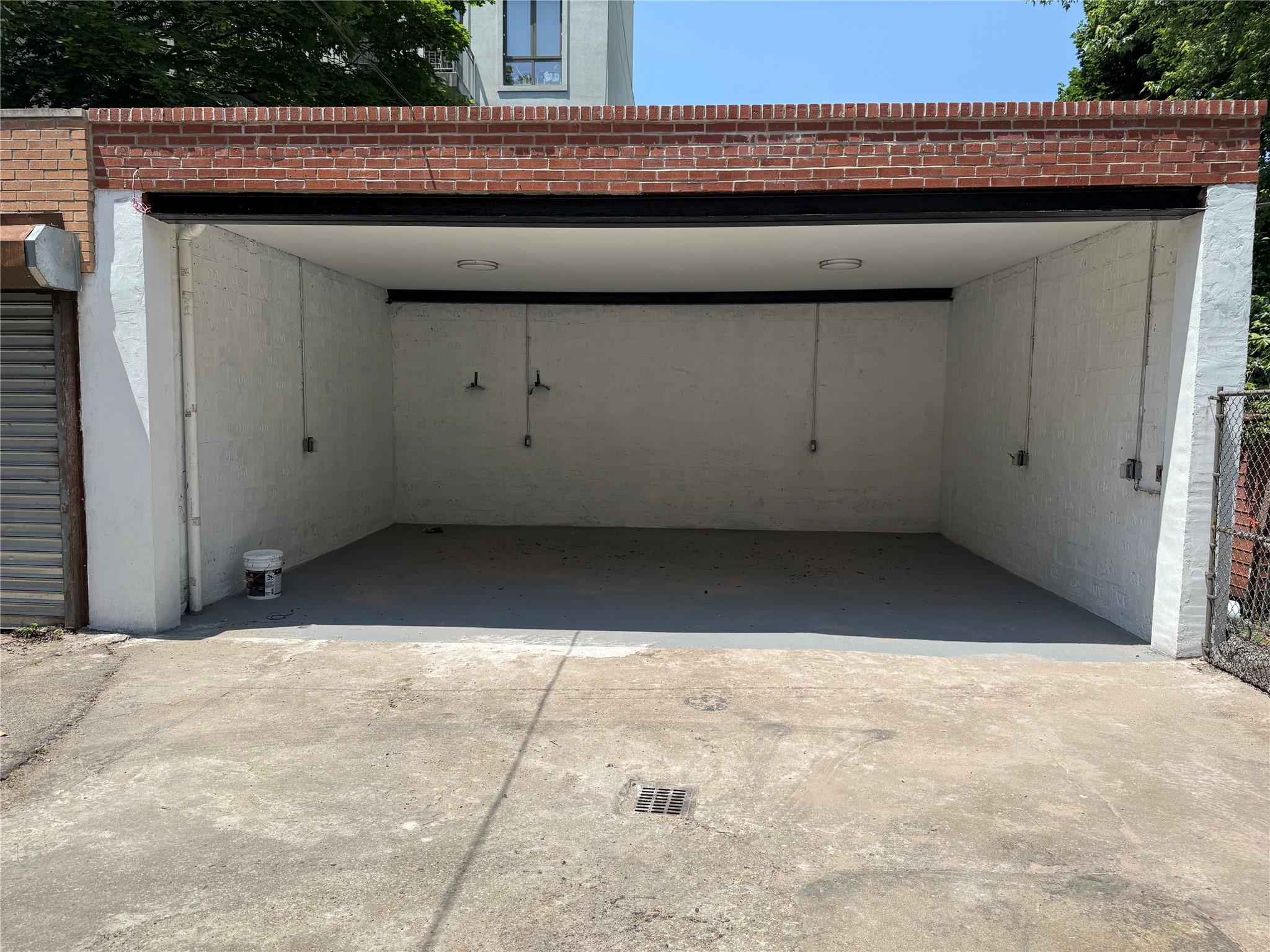 Commercial Lease Schaefer St  Brooklyn, NY 11207, MLS-883876-2