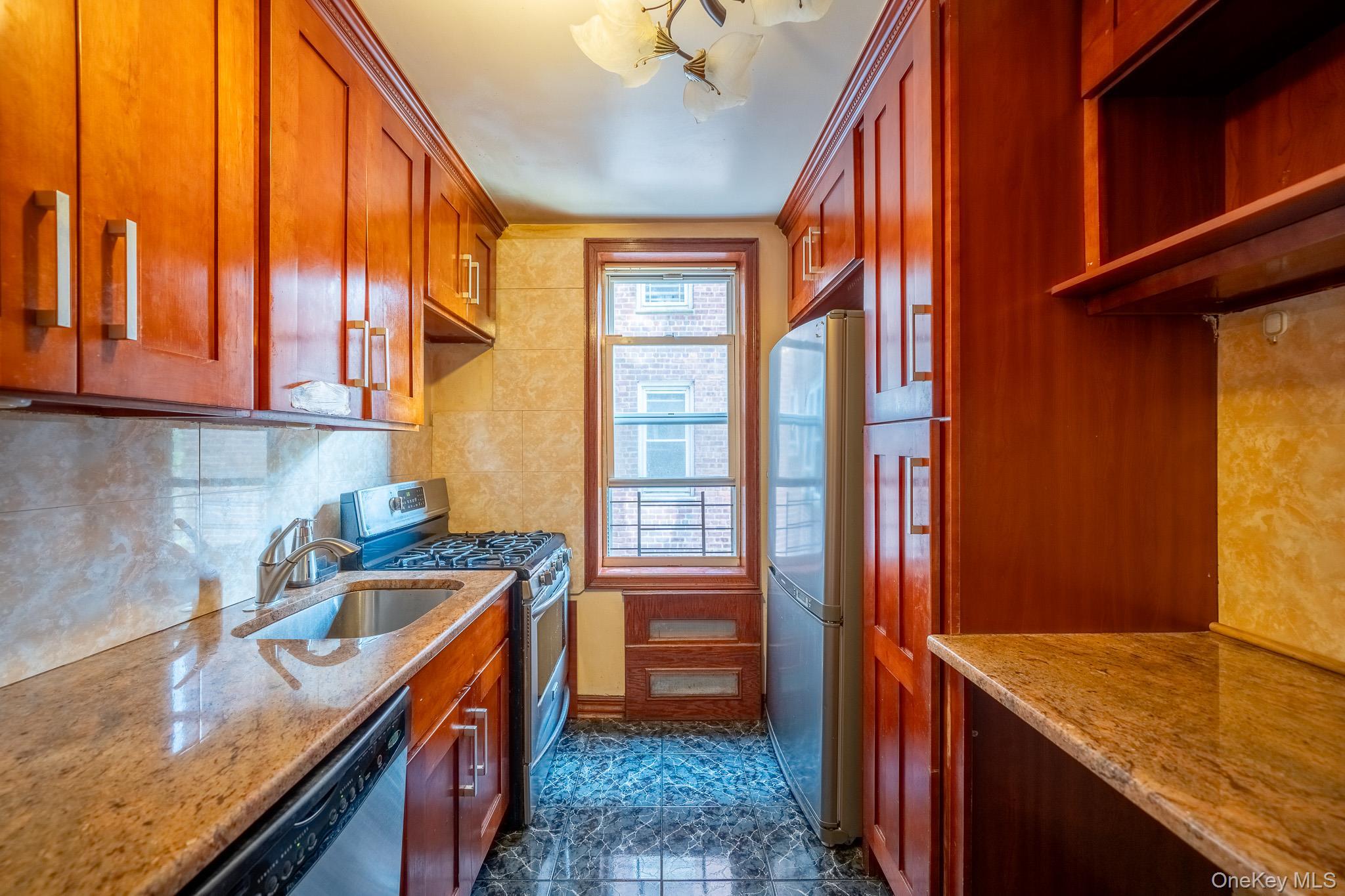 Coop 108th  Queens, NY 11375, MLS-883890-5