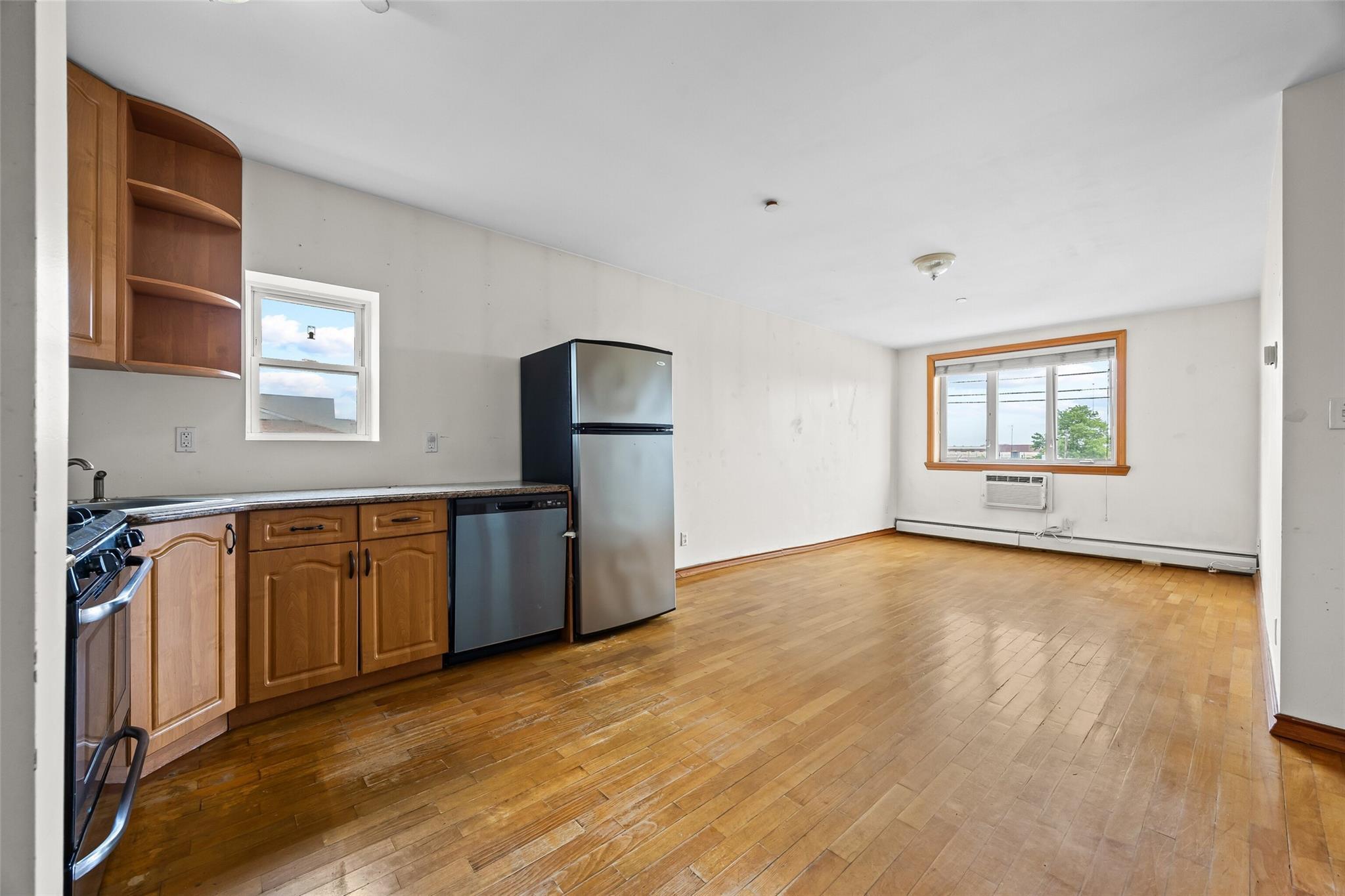 Condo Stillwell  Brooklyn, NY 11223, MLS-883897-2