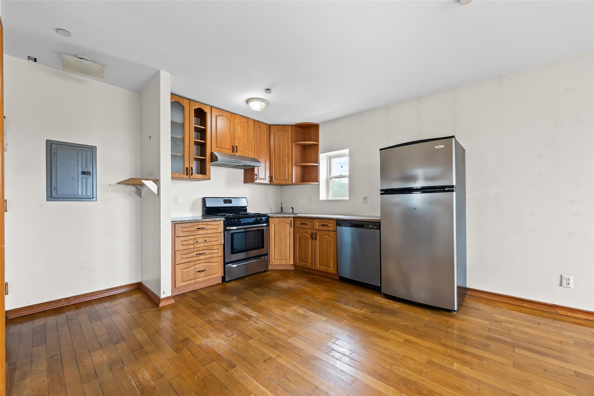 Condo Stillwell  Brooklyn, NY 11223, MLS-883897-3