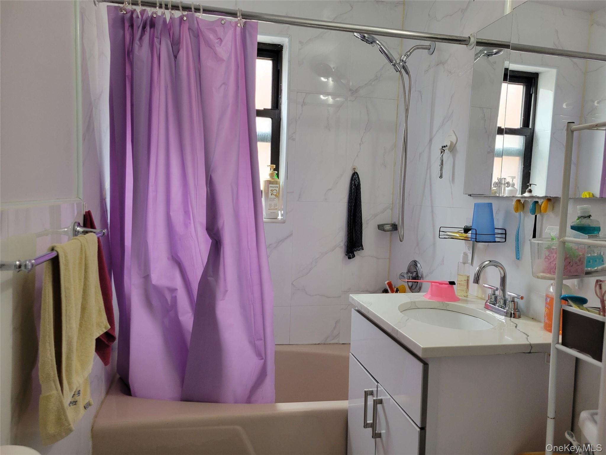 Single Family Kneeland  Queens, NY 11373, MLS-883900-8