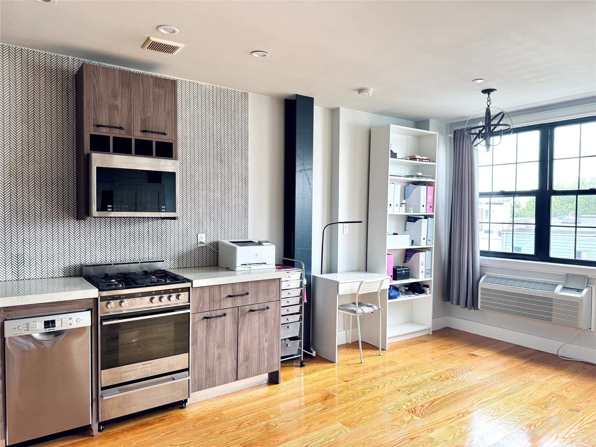 Condo Weirfield  Brooklyn, NY 11221, MLS-883927-4