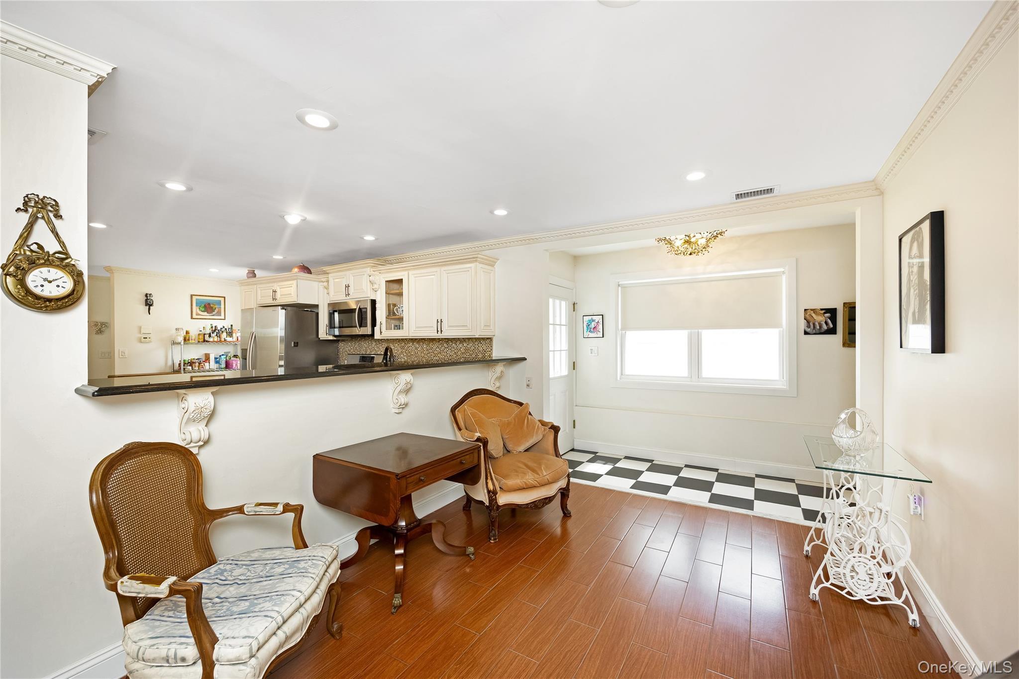 Single Family Park Nassau County, NY 11509, MLS-883928-3