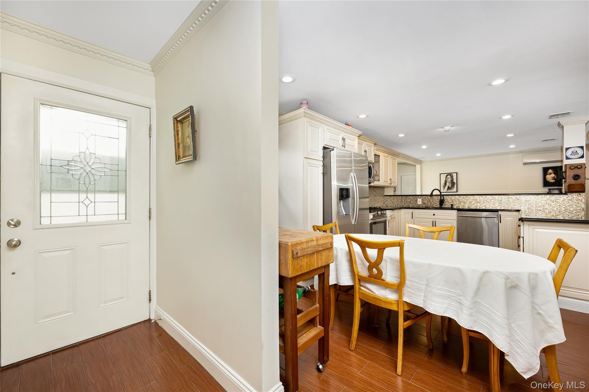 Single Family Park Nassau County, NY 11509, MLS-883928-9