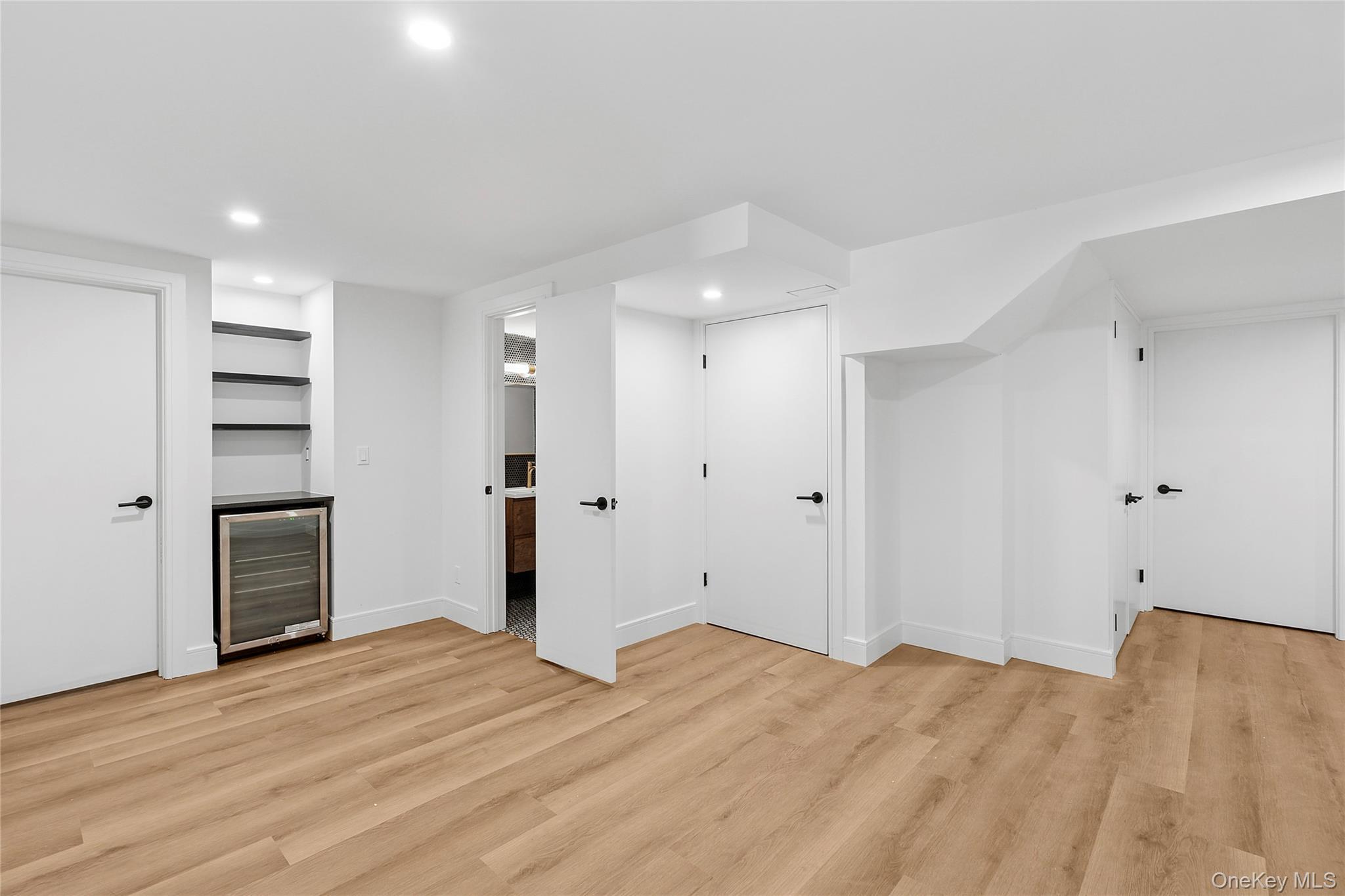 Single Family Plume Grass Suffolk County, NY 11977, MLS-883942-23