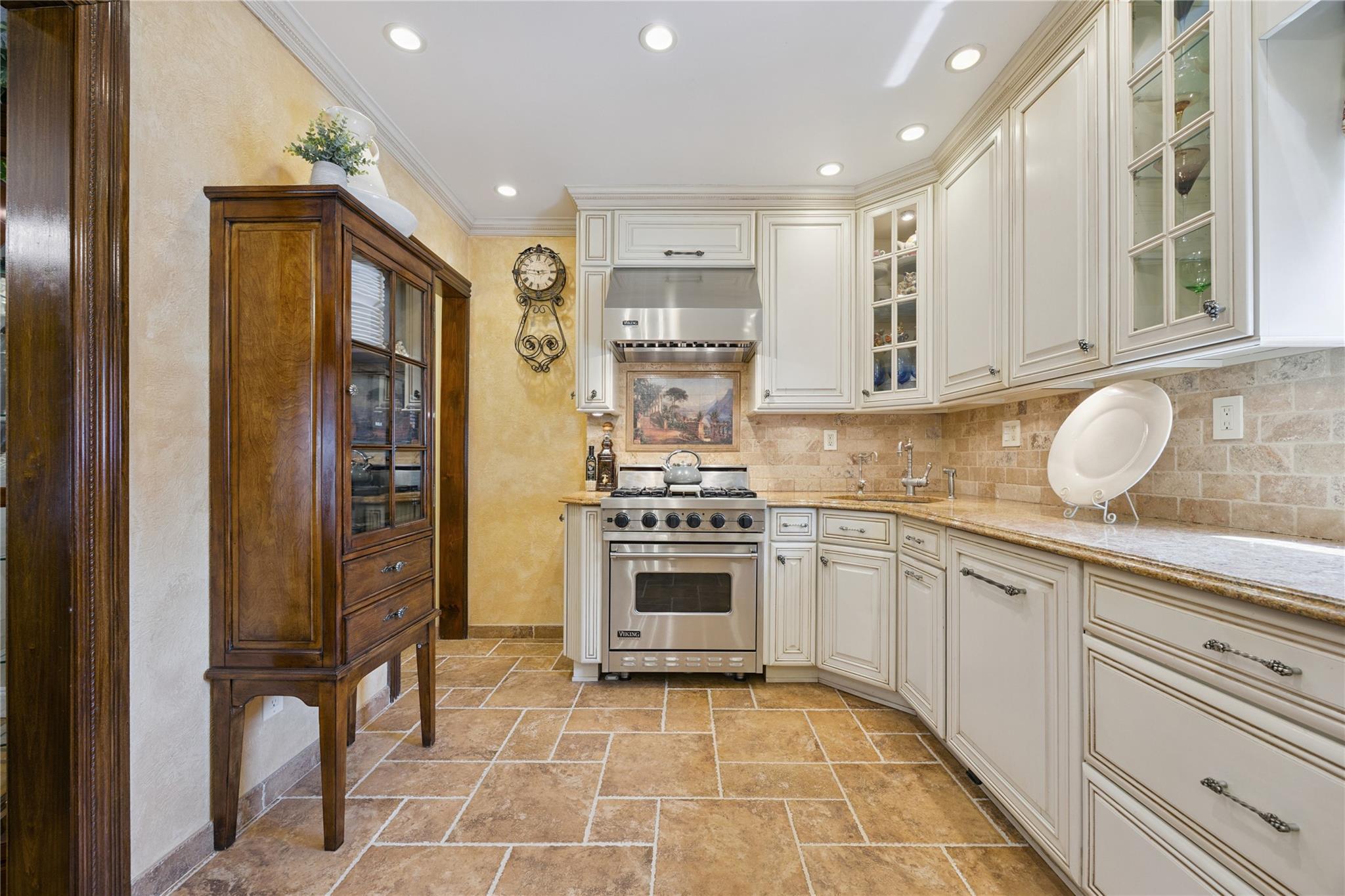 Single Family 33rd  Queens, NY 11354, MLS-883971-8