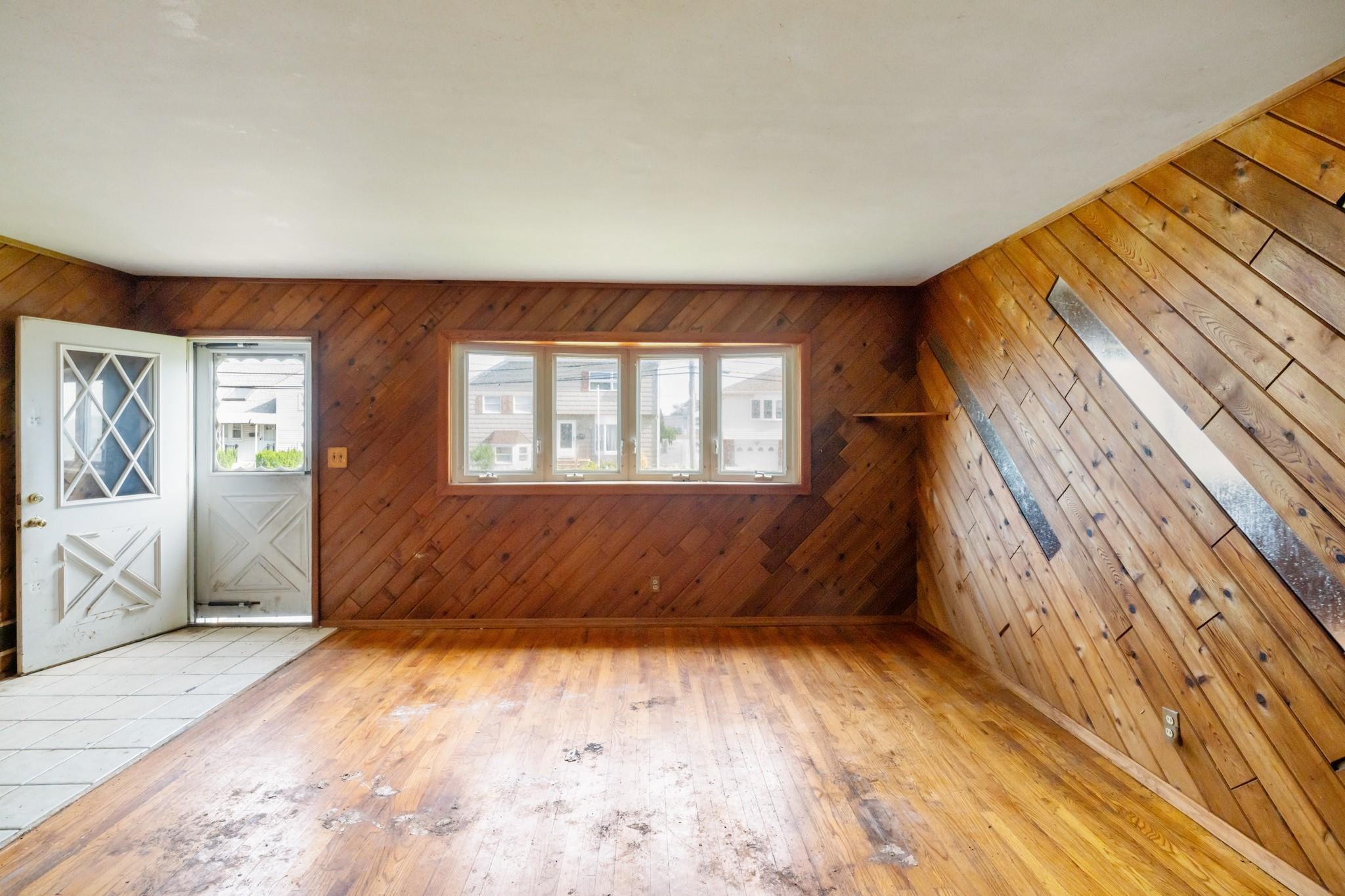 Single Family Layton  Nassau County, NY 11520, MLS-883973-12