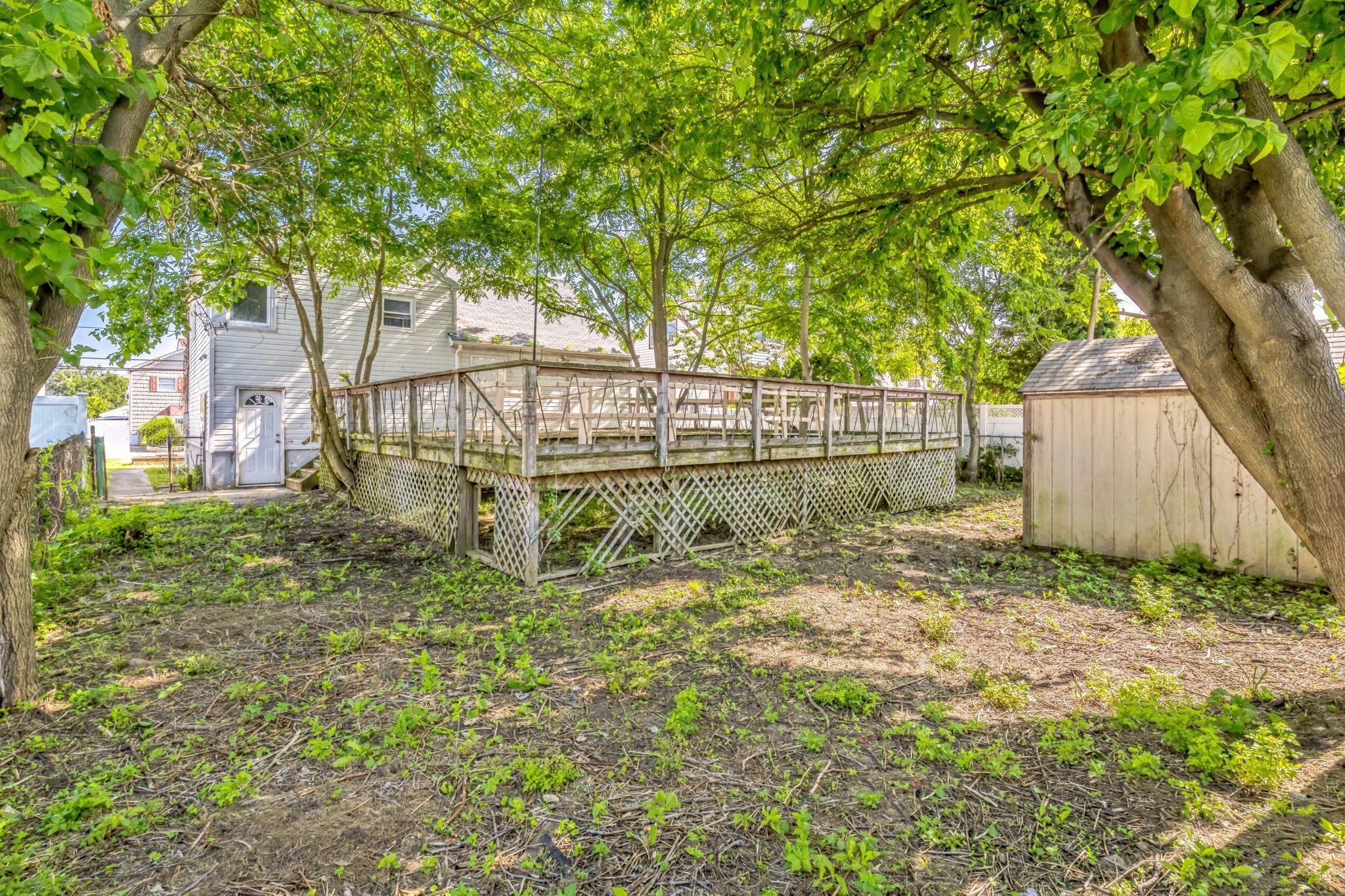 Single Family Layton  Nassau County, NY 11520, MLS-883973-21