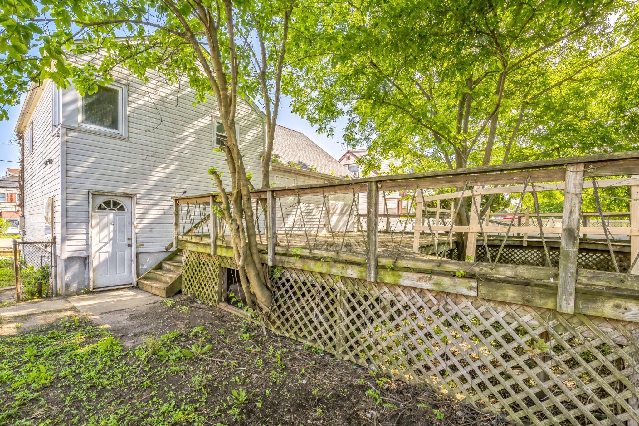 Single Family Layton  Nassau County, NY 11520, MLS-883973-22