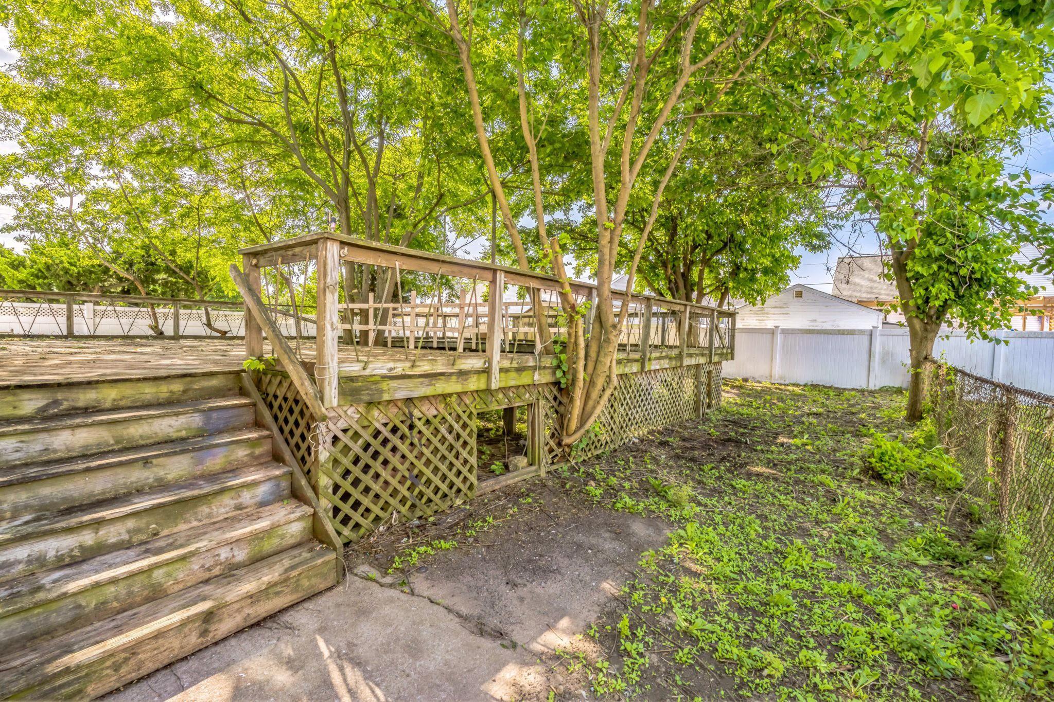 Single Family Layton  Nassau County, NY 11520, MLS-883973-23