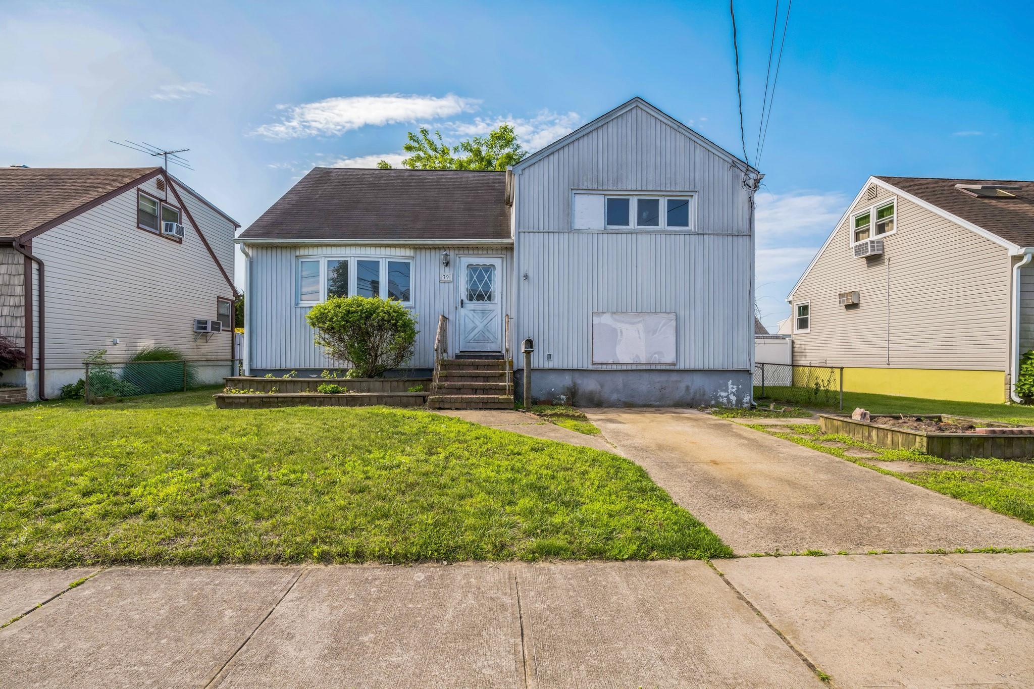 Single Family Layton  Nassau County, NY 11520, MLS-883973-3