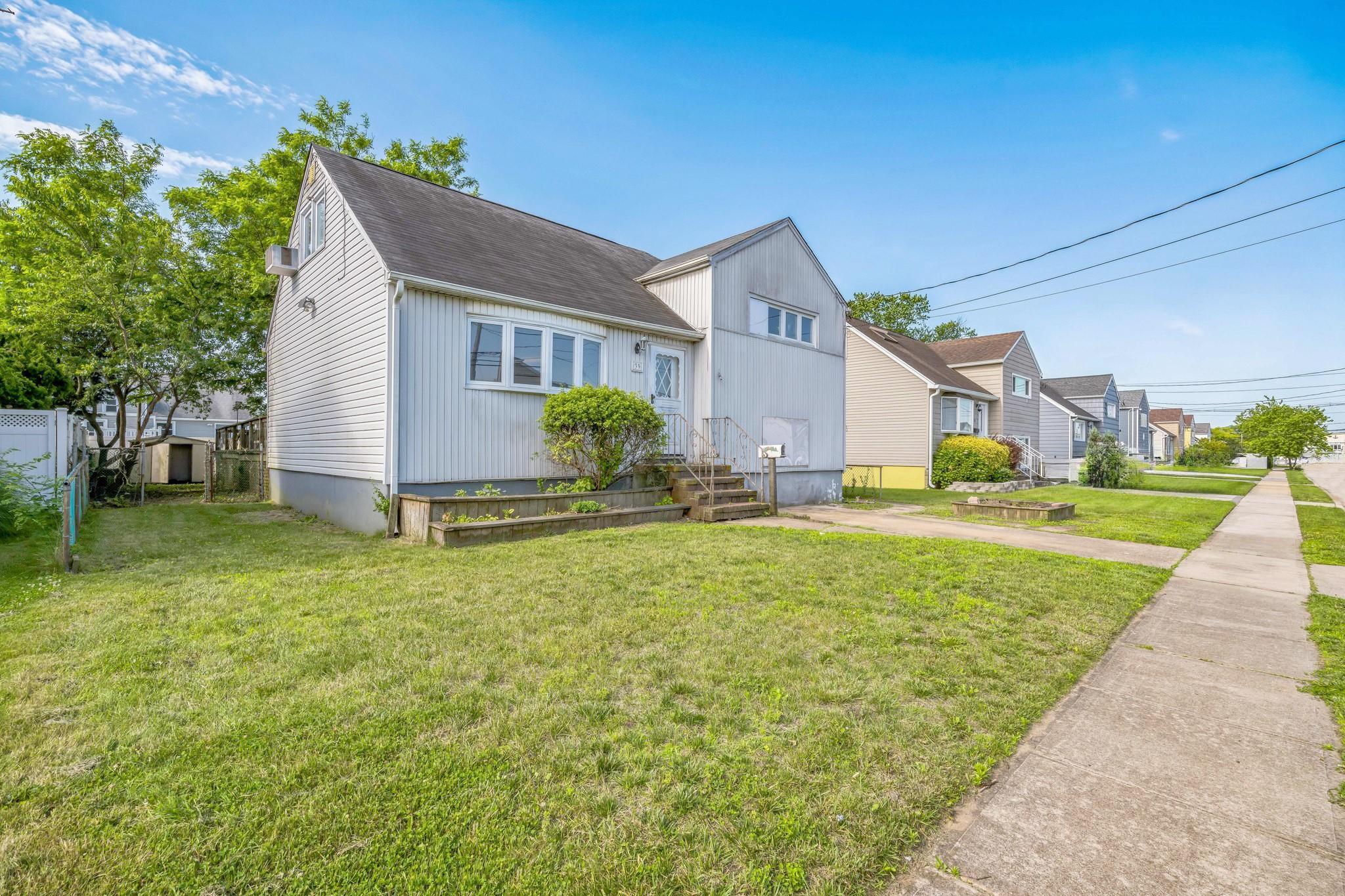 Single Family Layton  Nassau County, NY 11520, MLS-883973-5