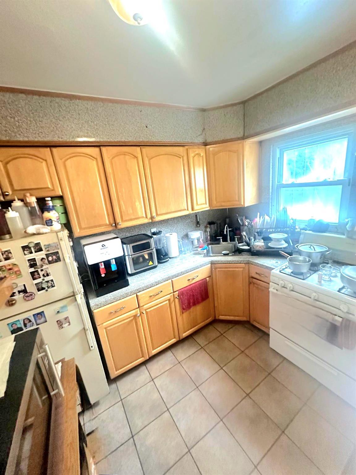 Single Family 78 Queens, NY 11370, MLS-884006-4