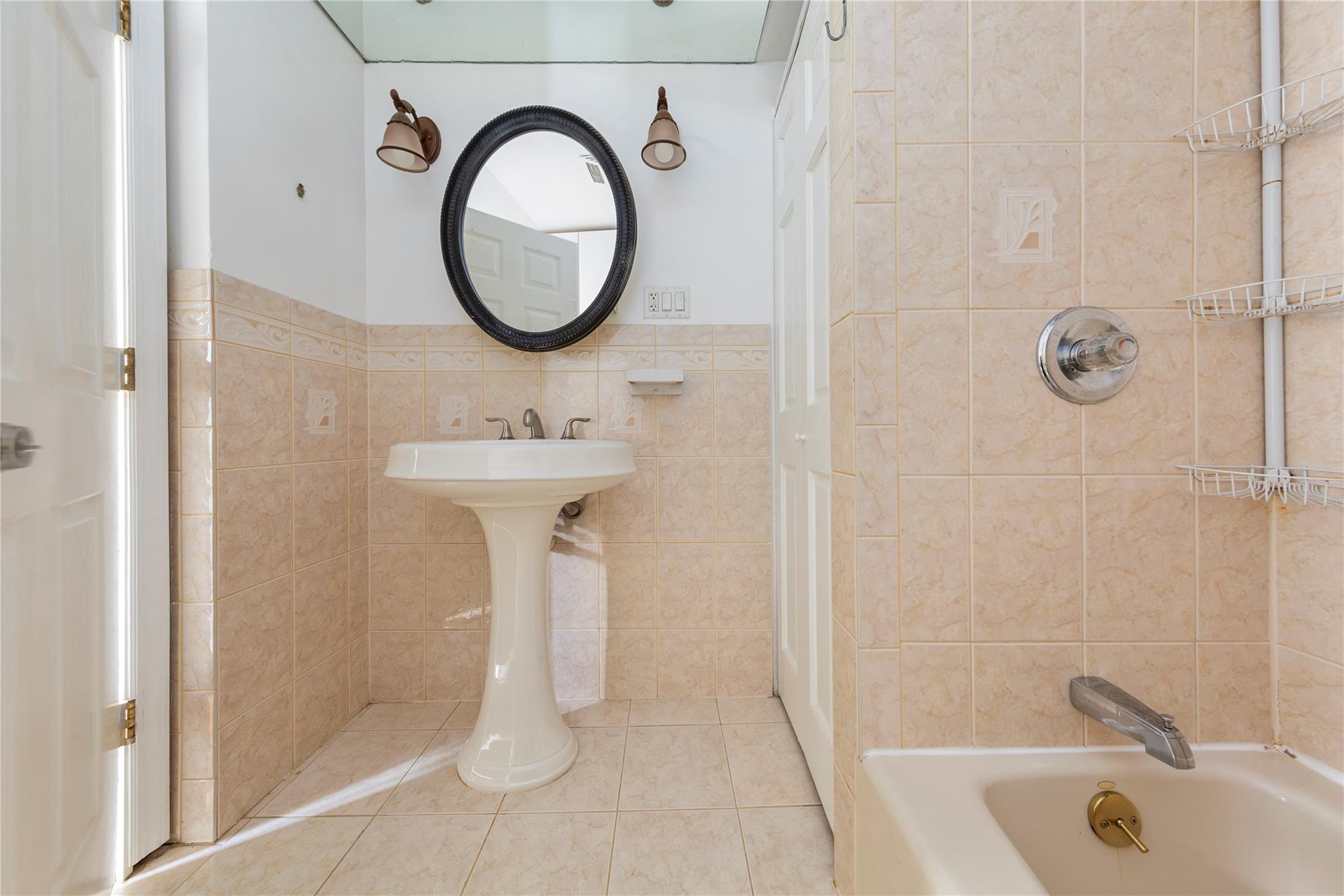 Single Family 127th S  Queens, NY 11420, MLS-884010-21