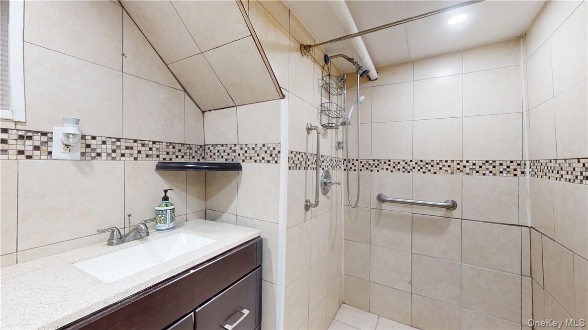 Single Family Hamilton  Westchester County, NY 10801, MLS-884027-21