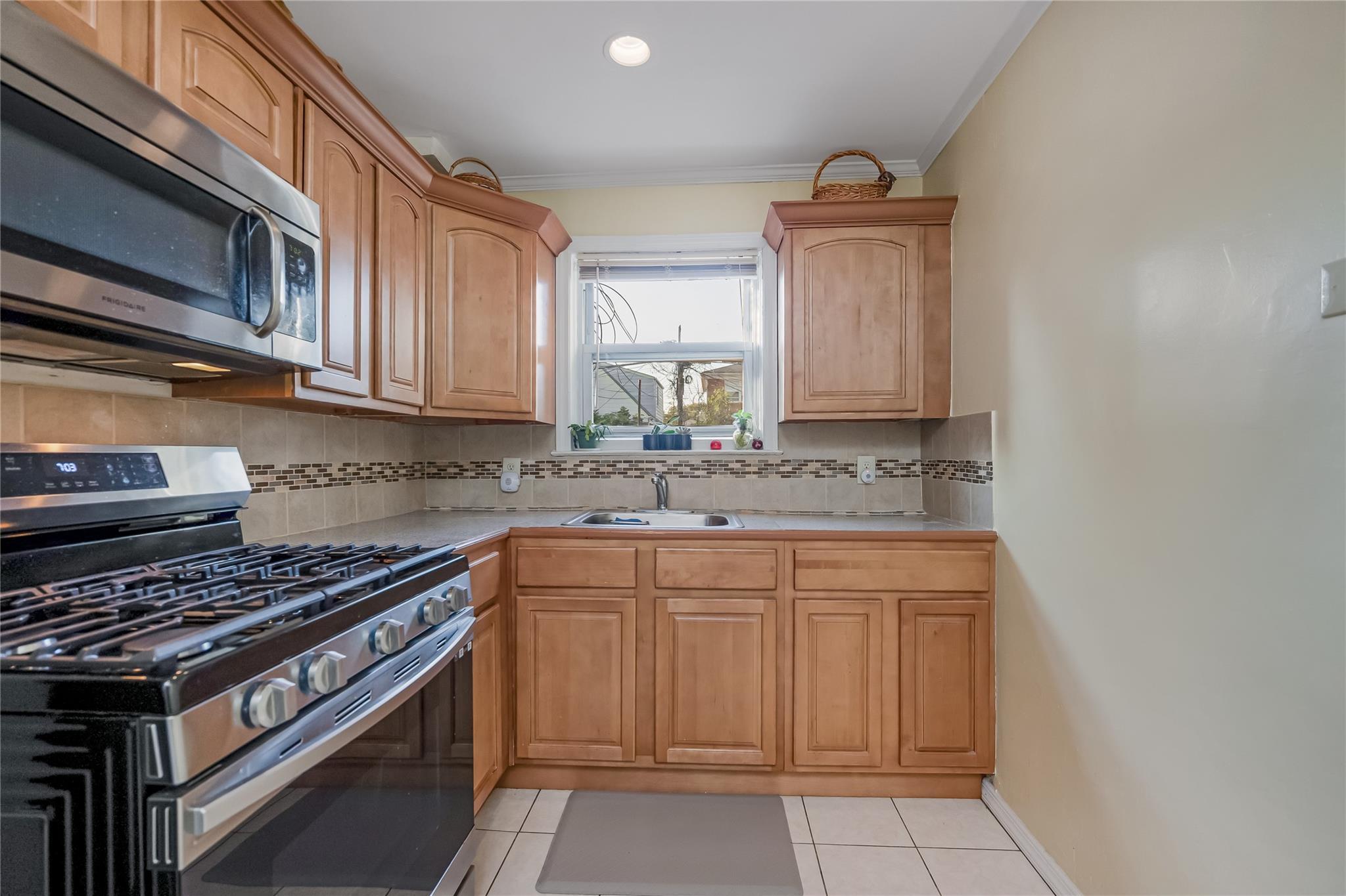 Single Family Murdock Queens, NY 11429, MLS-884030-10