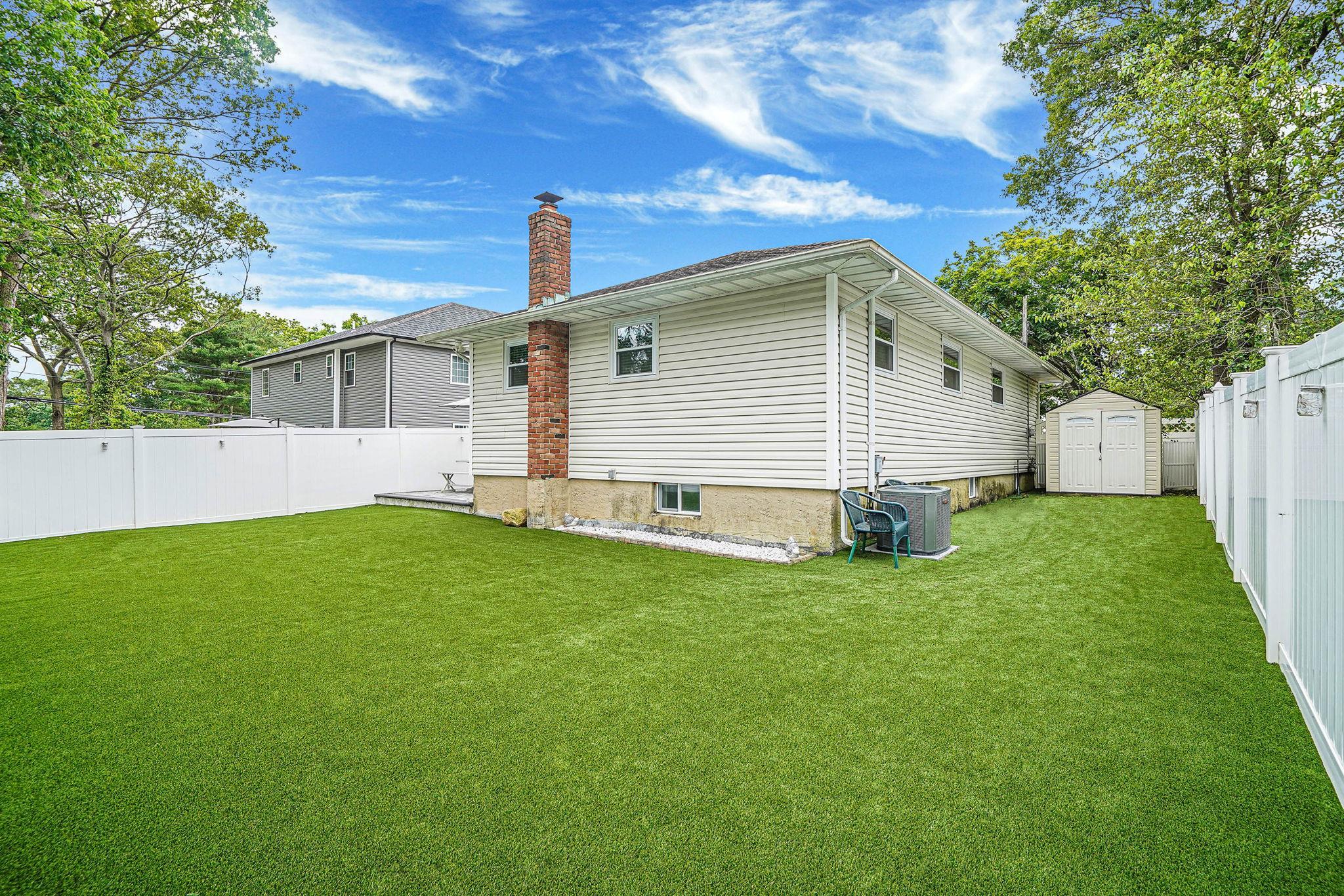 Single Family Holland  Suffolk County, NY 11763, MLS-884075-6