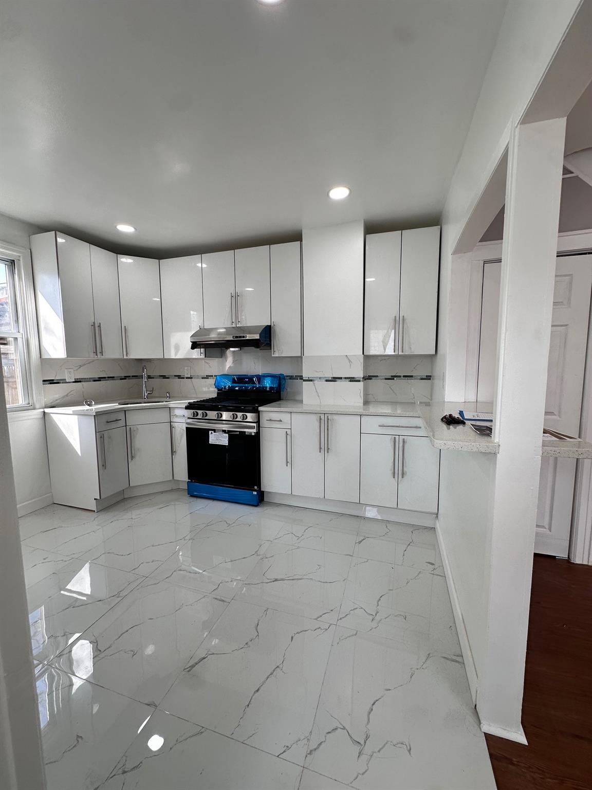 Single Family 107  Queens, NY 11435, MLS-884090-6