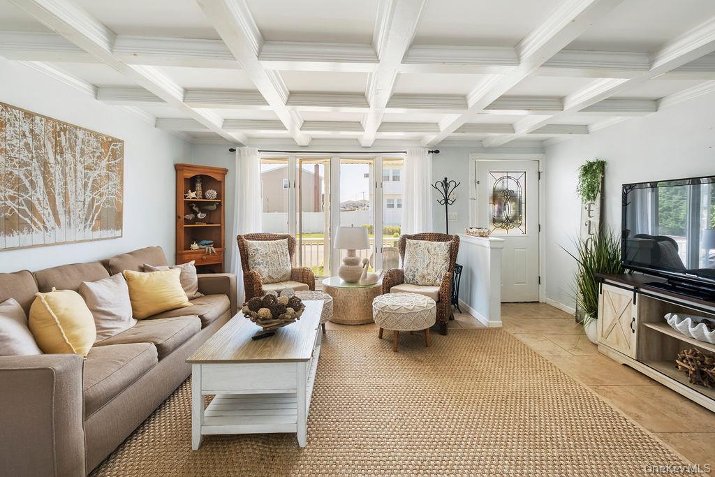 Single Family Somerset  Nassau County, NY 11783, MLS-884093-13