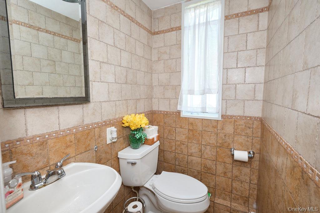 Single Family Somerset  Nassau County, NY 11783, MLS-884093-17