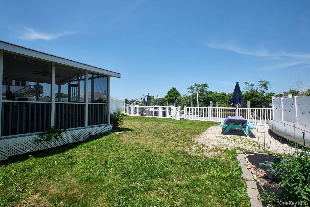 Single Family Somerset  Nassau County, NY 11783, MLS-884093-22