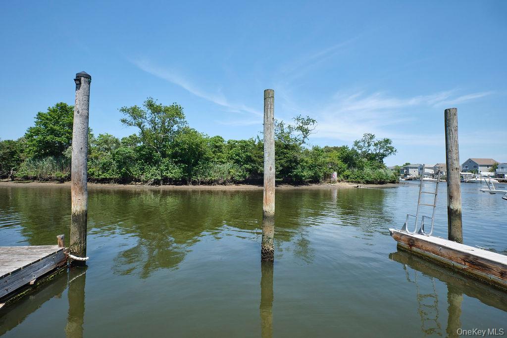 Single Family Somerset  Nassau County, NY 11783, MLS-884093-28