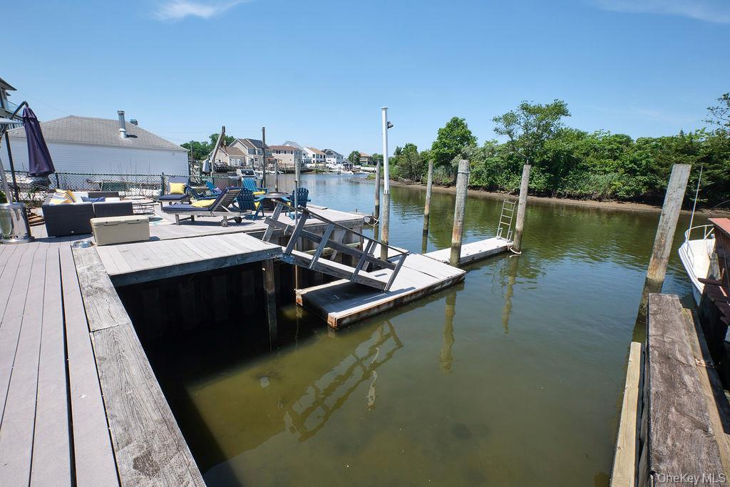 Single Family Somerset  Nassau County, NY 11783, MLS-884093-31