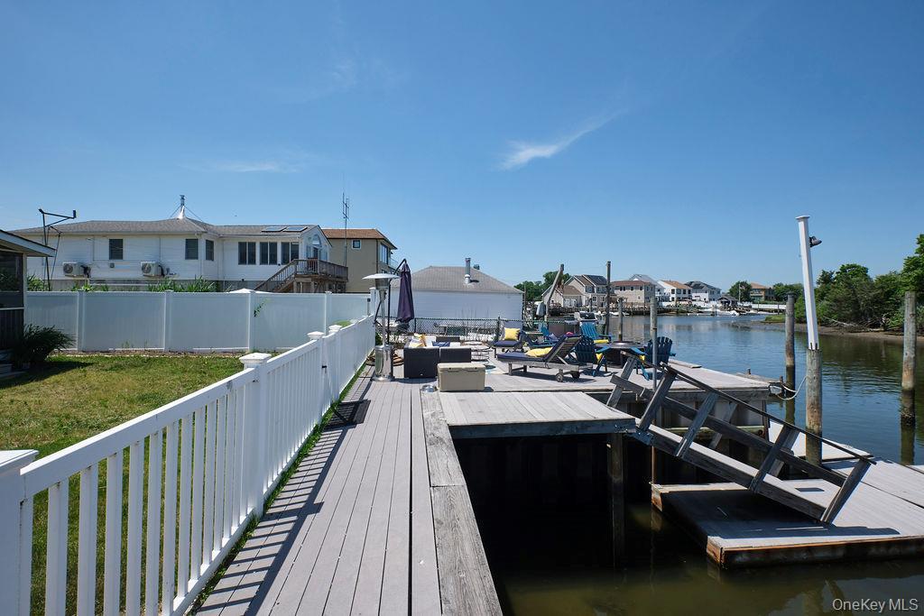 Single Family Somerset  Nassau County, NY 11783, MLS-884093-32