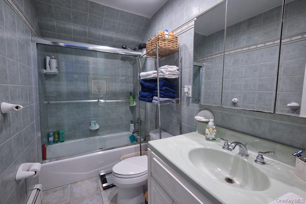 Single Family Somerset  Nassau County, NY 11783, MLS-884093-35