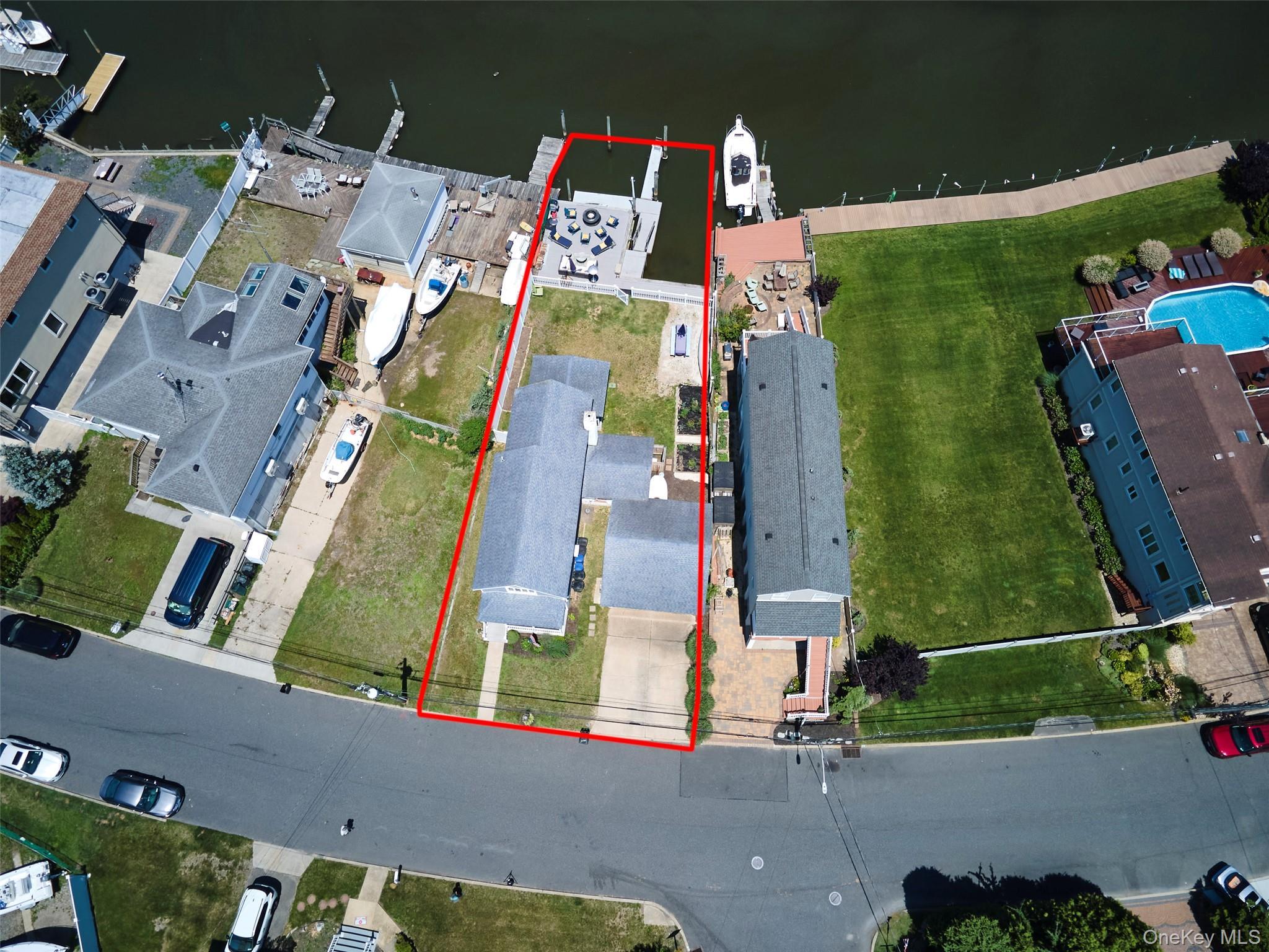 Single Family Somerset  Nassau County, NY 11783, MLS-884093-42