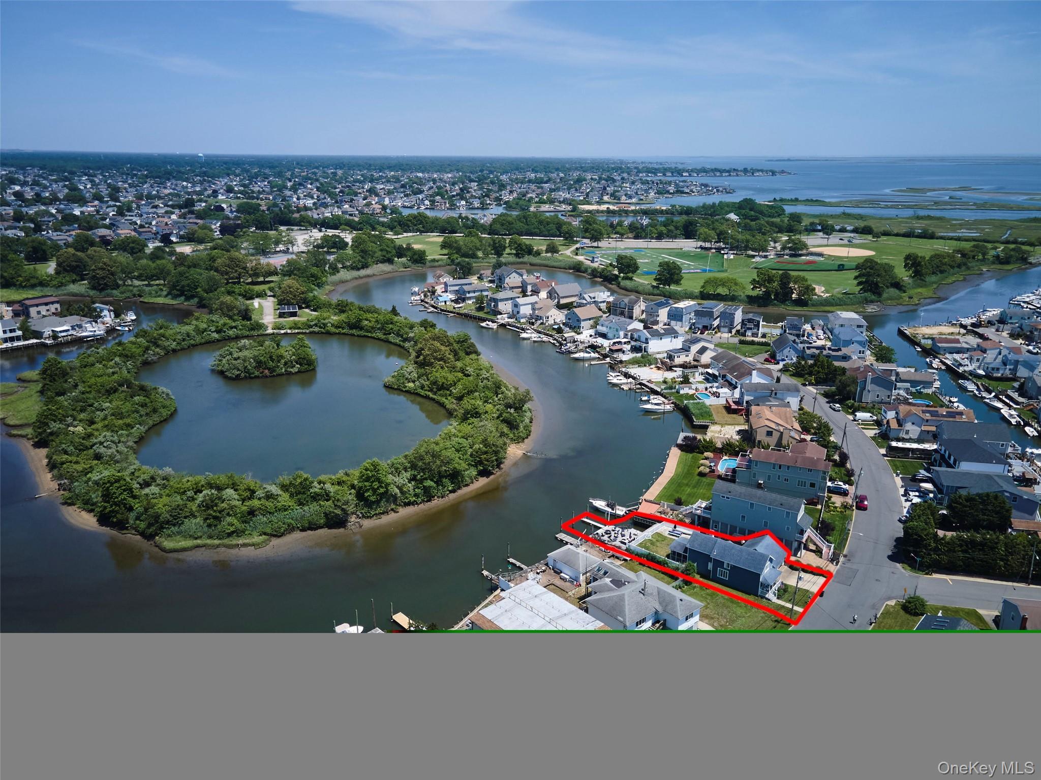 Single Family Somerset  Nassau County, NY 11783, MLS-884093-44